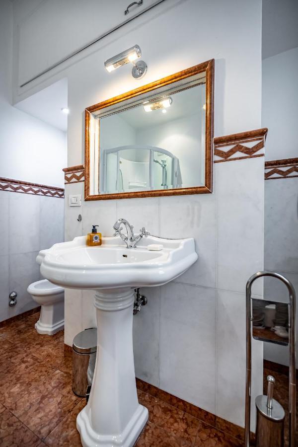 Yid D'Azeglio Luxury Apartment With Parking ฟลอเรนซ์ ภายนอก รูปภาพ