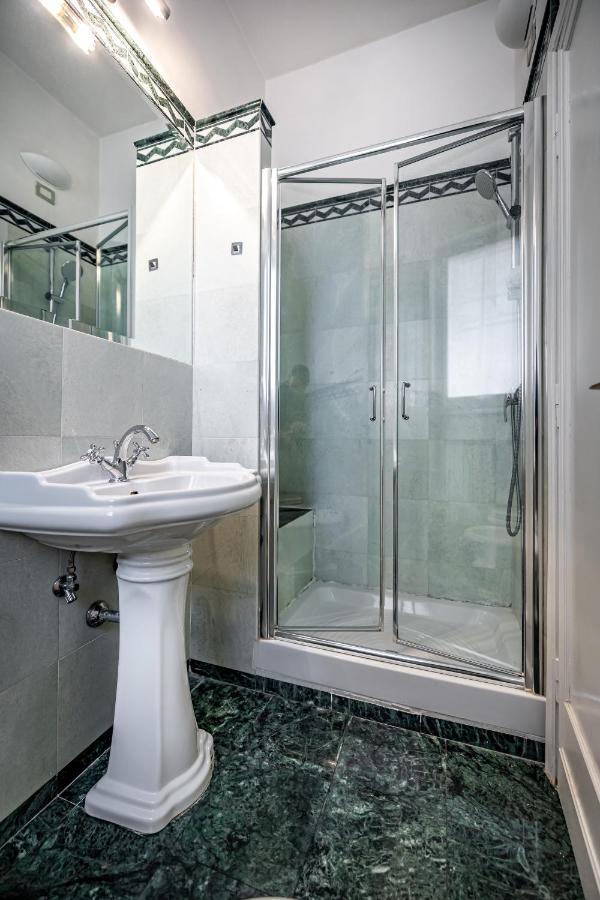 Yid D'Azeglio Luxury Apartment With Parking ฟลอเรนซ์ ภายนอก รูปภาพ