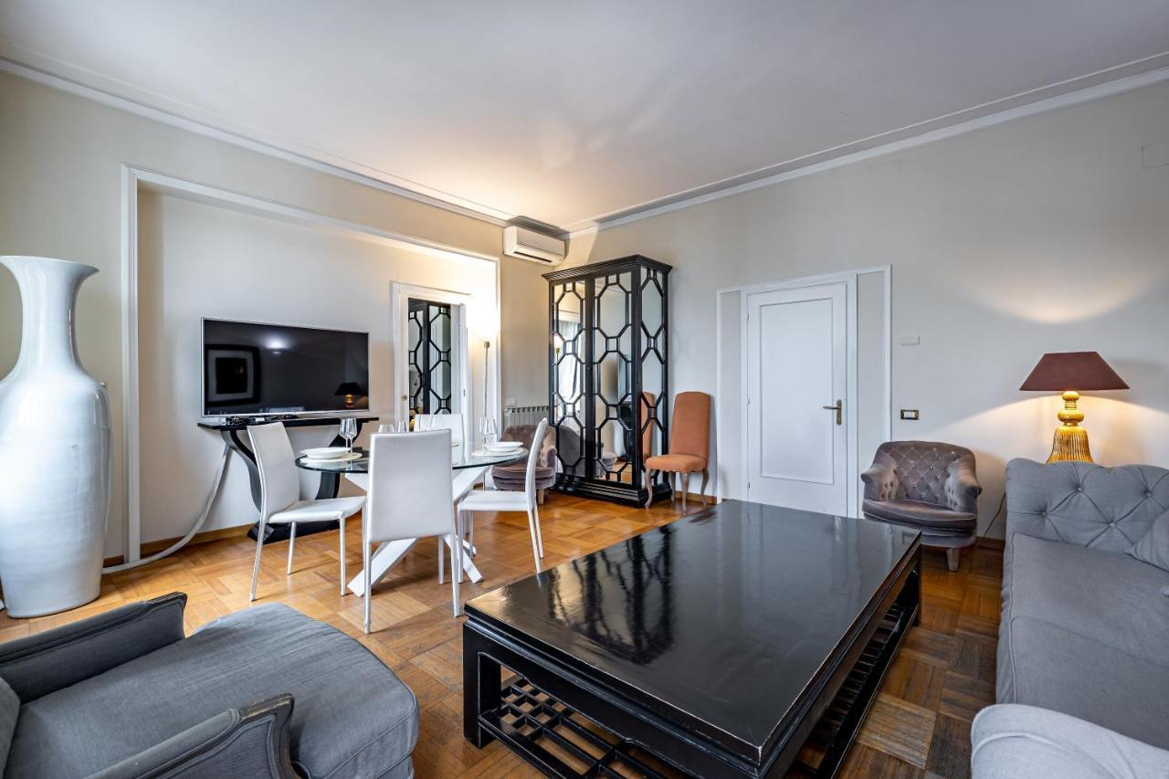 Yid D'Azeglio Luxury Apartment With Parking ฟลอเรนซ์ ภายนอก รูปภาพ