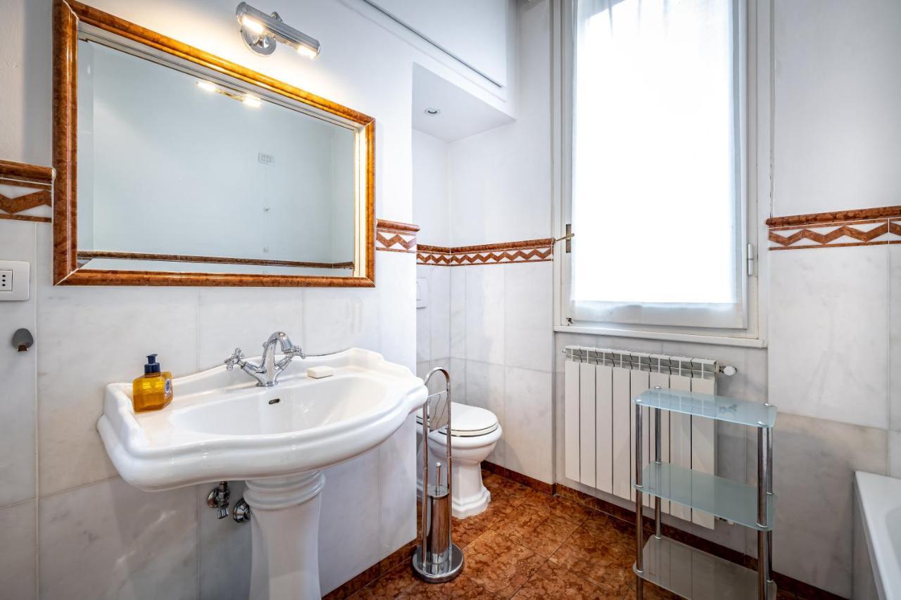 Yid D'Azeglio Luxury Apartment With Parking ฟลอเรนซ์ ภายนอก รูปภาพ
